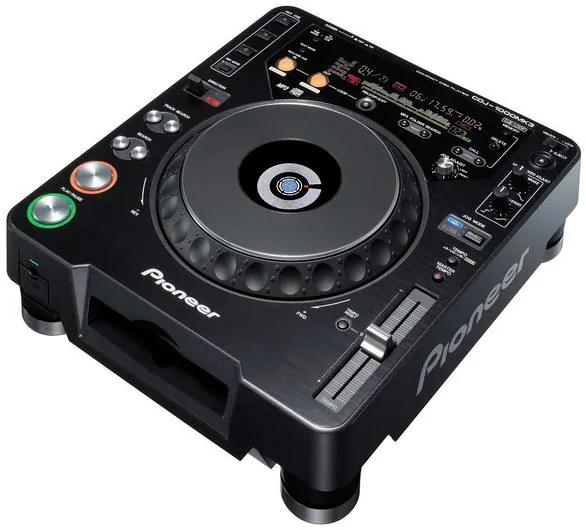 Pioneer CDJ-1000 digital music player control interface and display