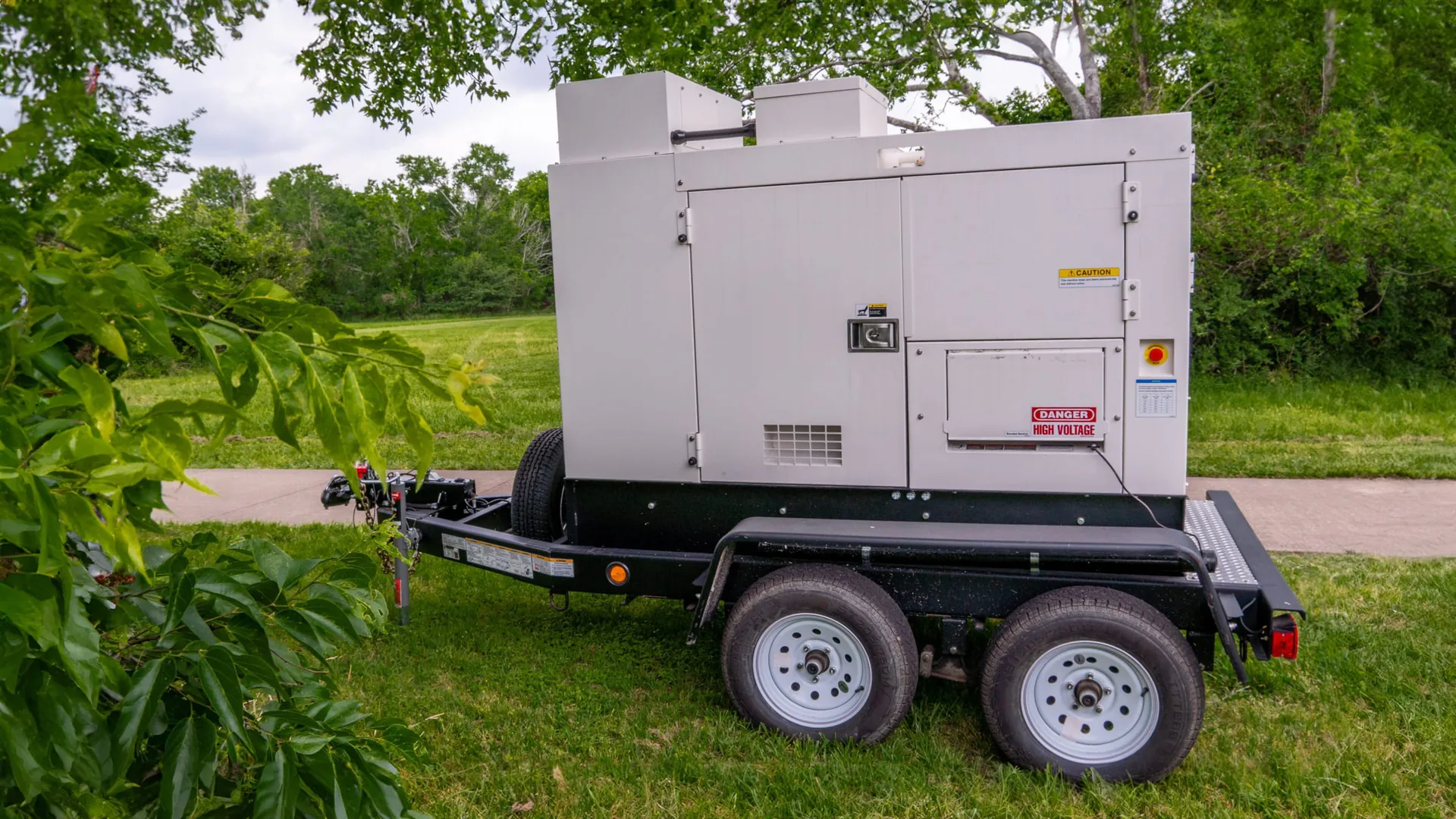 Portable generator supplying power for outdoor event audio visual equipment and systems