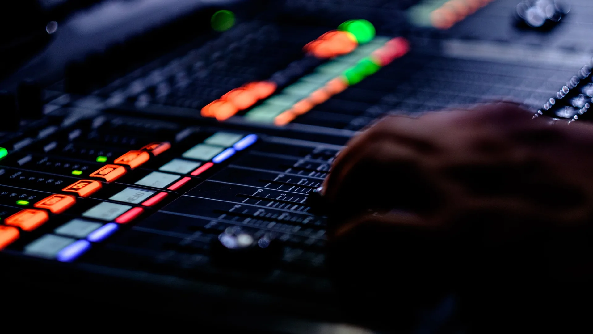 Yamaha CL5 digital mixing console with professional audio controls